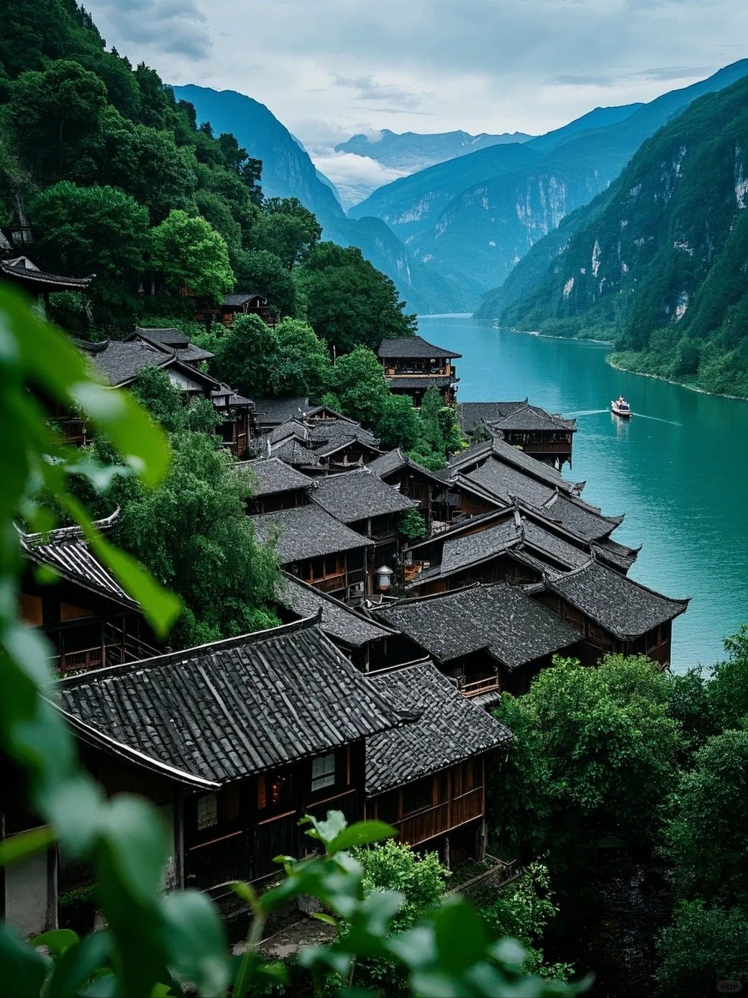 Chongqing 1-Day Tour : Chiyou Jiuli City, Wujiang River Cruise, Gongtan Ancient Town