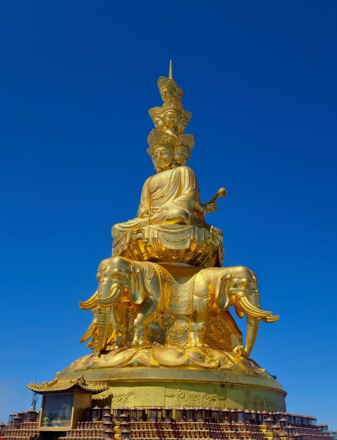 Sichuan 4-Day Tour: Mount Emei & Leshan Giant Buddha - Image 4