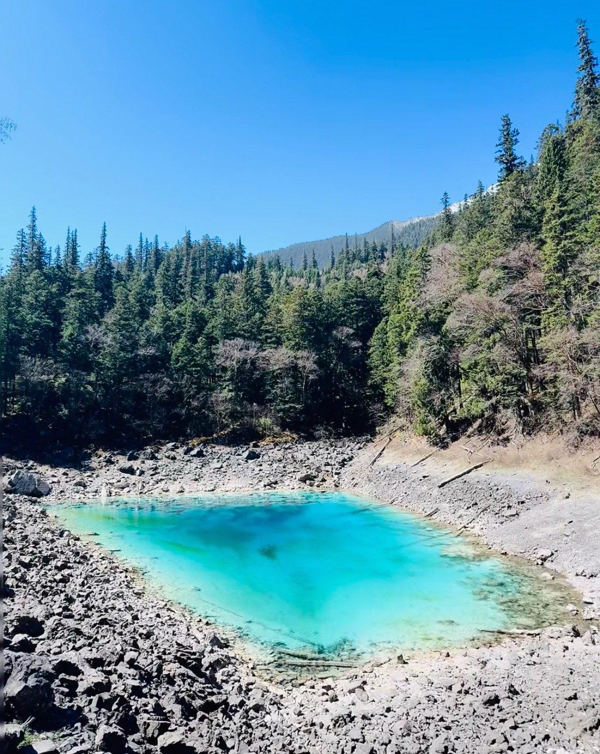 Chengdu 6-Day Tour: Jiuzhaigou & Huanglong by High-Speed Train - Image 2