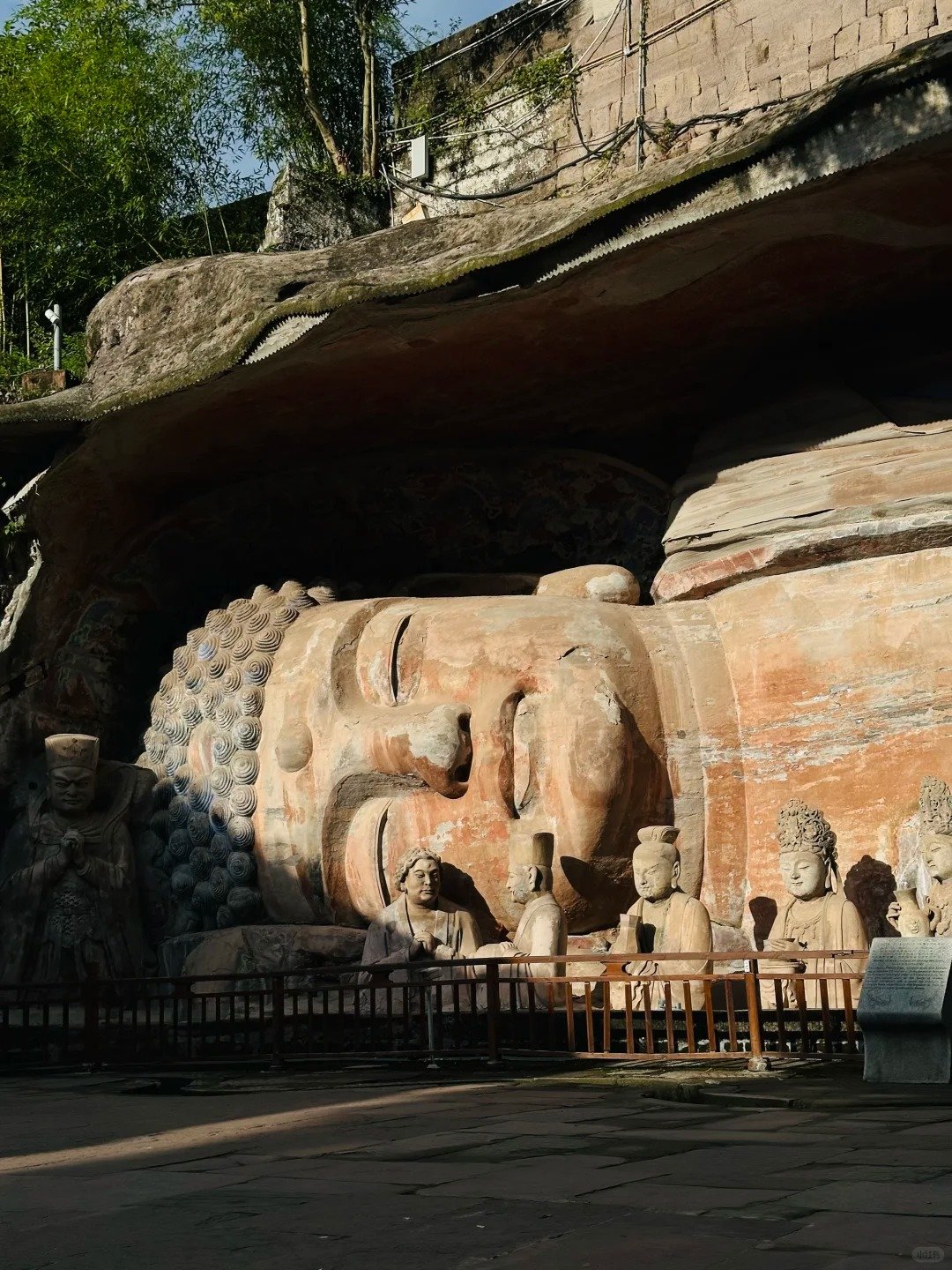 Chongqing: Dazu Rock Carvings Group Day Tour with Guide - Image 2