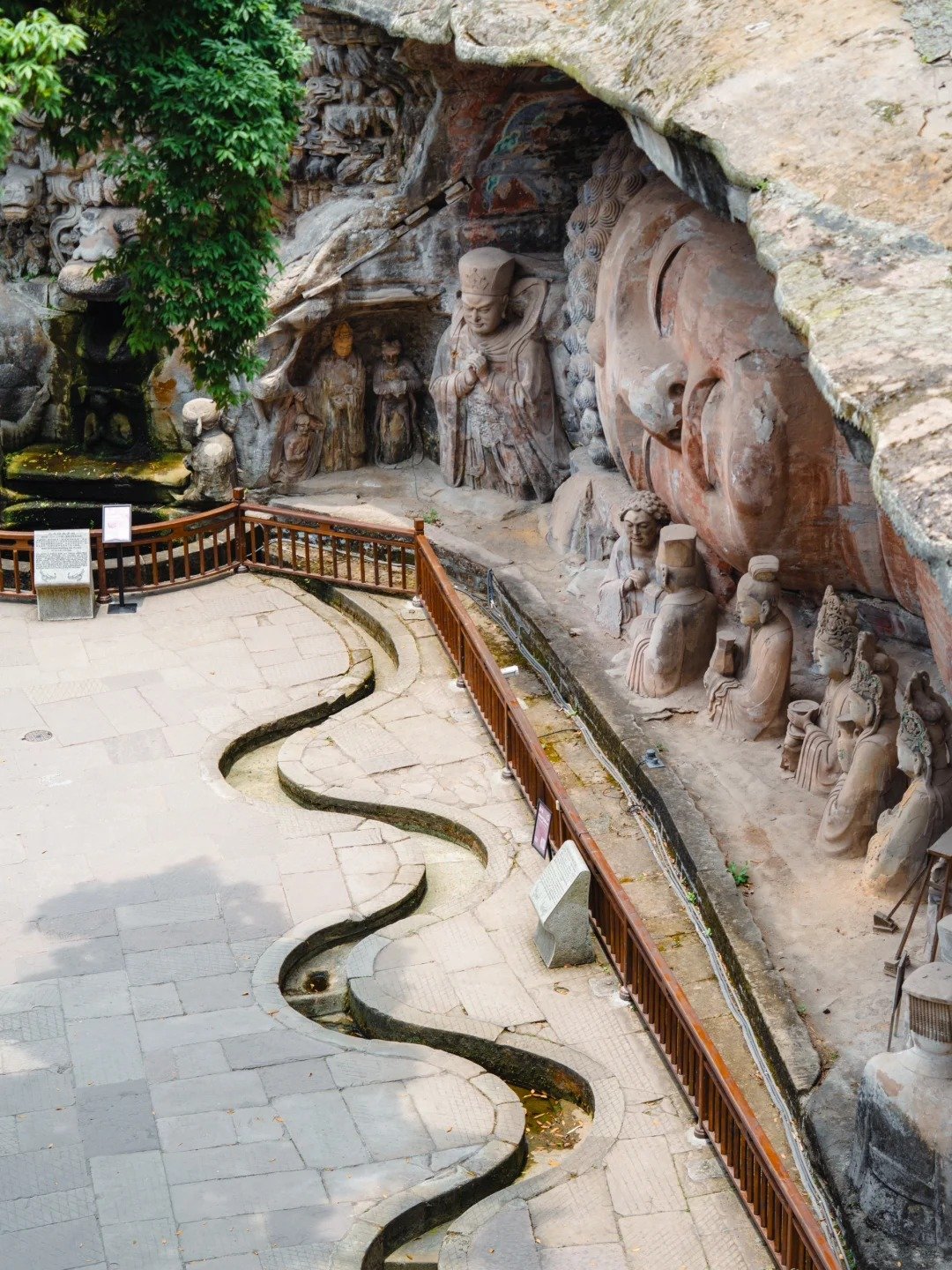 Chongqing: Dazu Rock Carvings Group Day Tour with Guide - Image 4