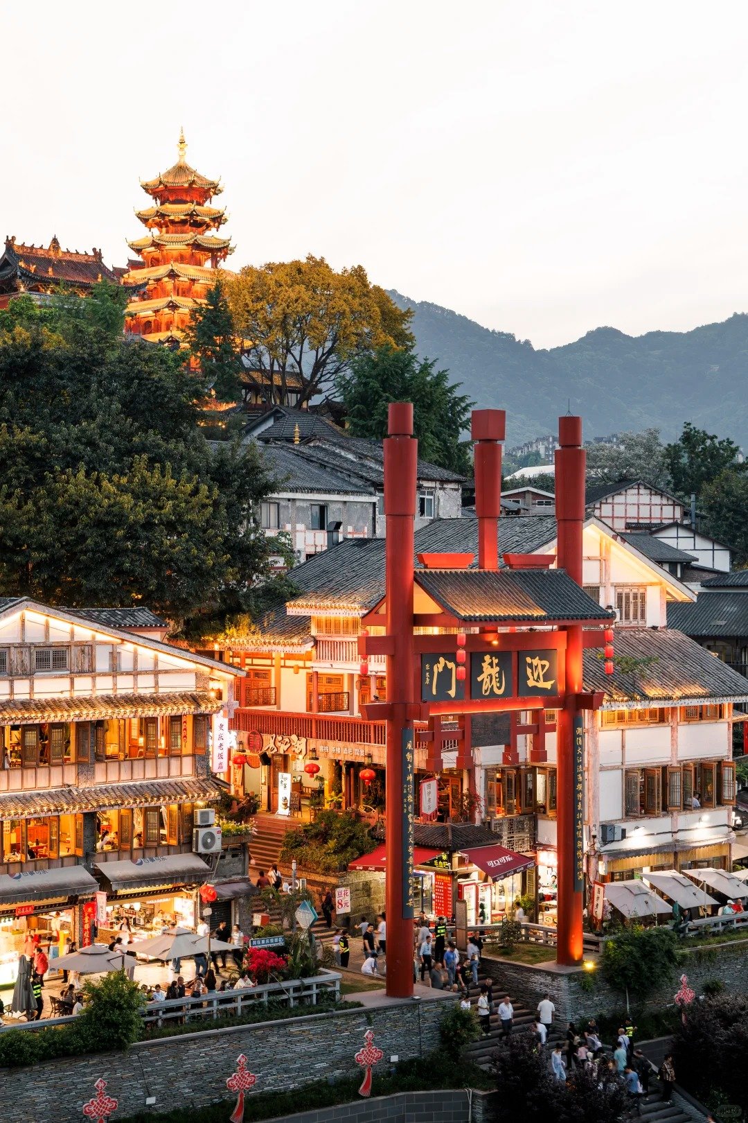 Chongqing: Full-Day Group Tour with Cable Car & Massage - Image 2
