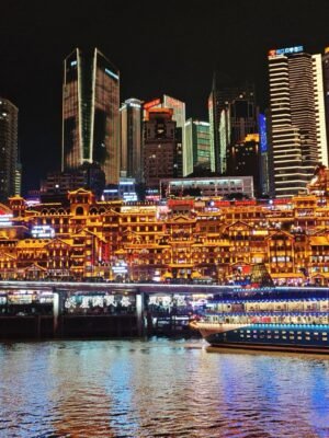 Chongqing: VIP Two Rivers Night Cruise With Live Show